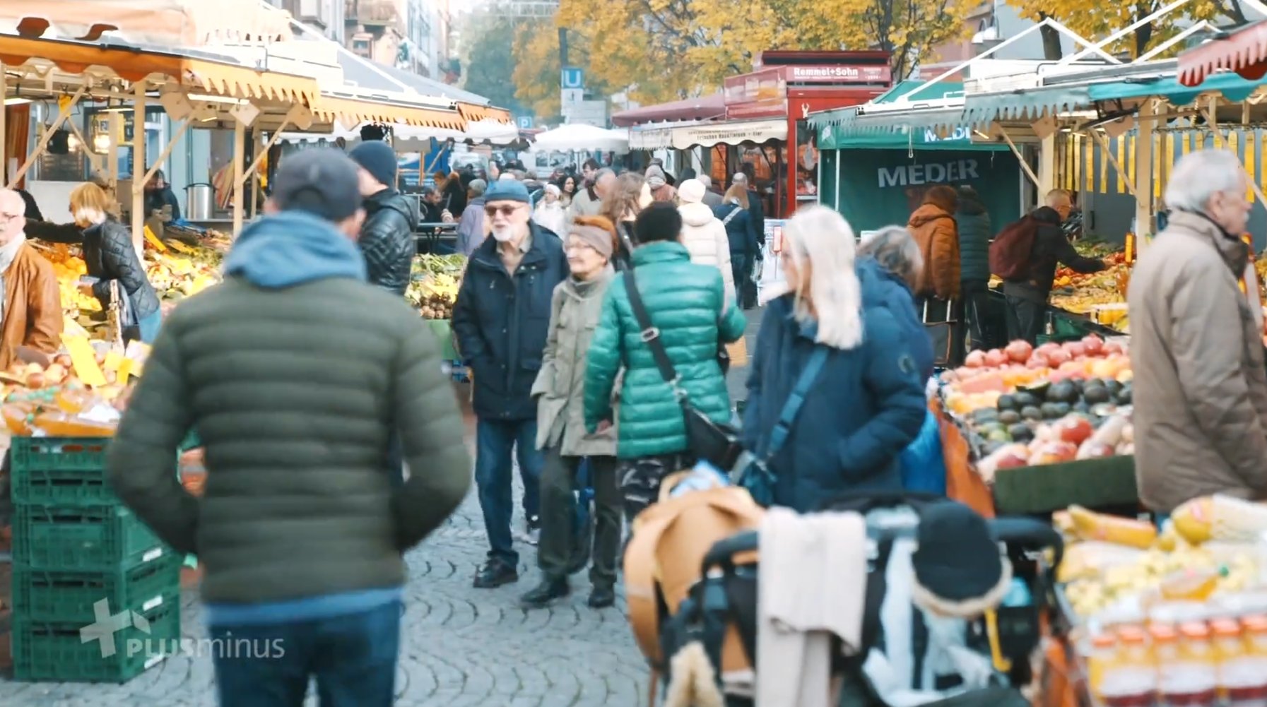 Foto: Menschen auf Markt